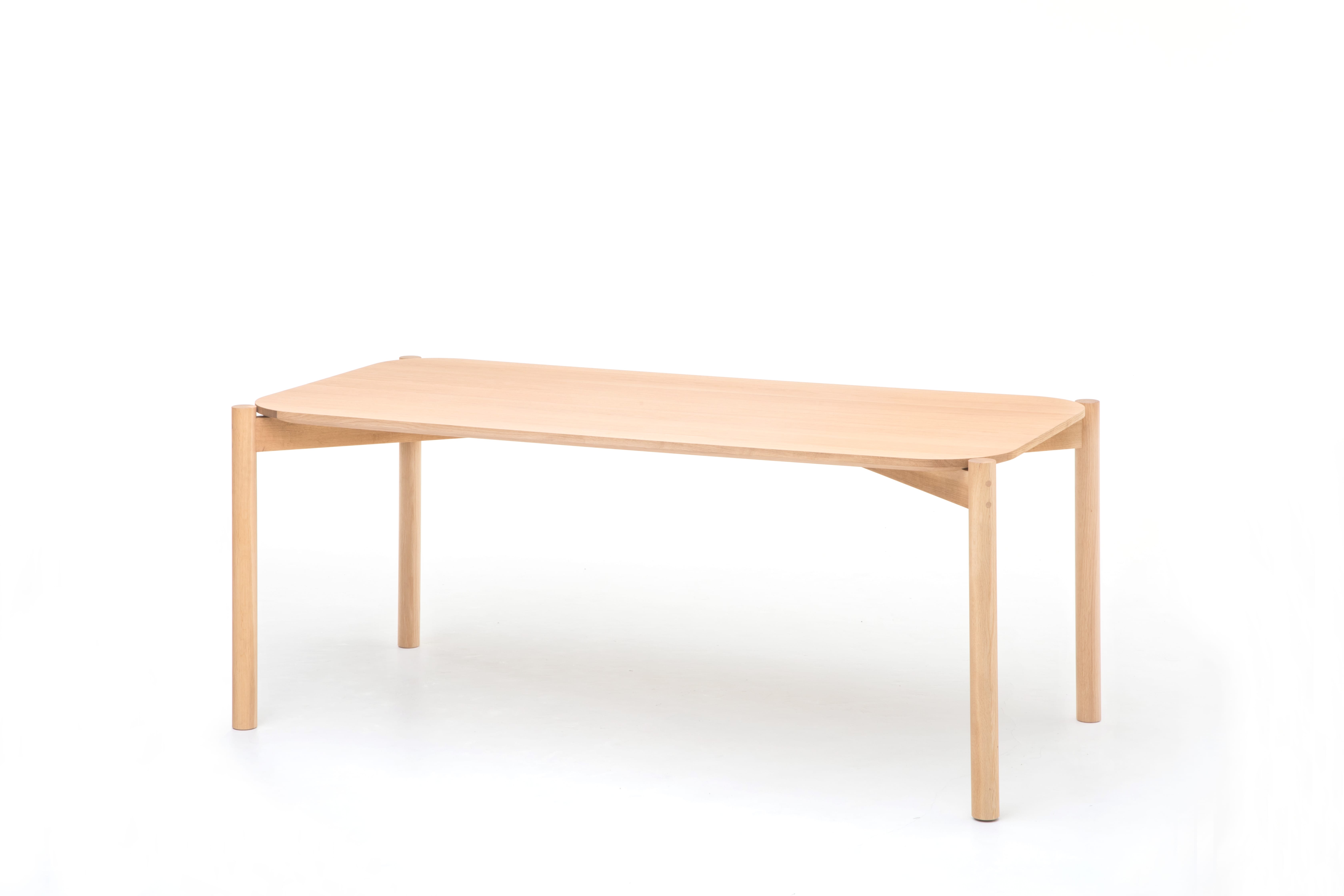 キャストールテーブル180